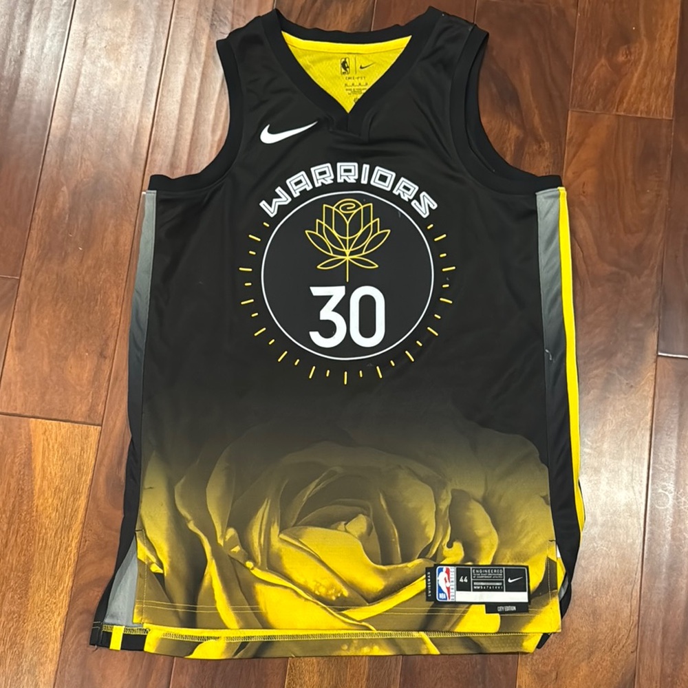 NBA Warriors Black and Yellow Jersey Curry
